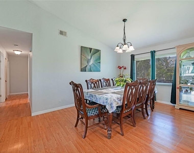 590 Ridgewood Street Nw - Photo Thumbnail 5