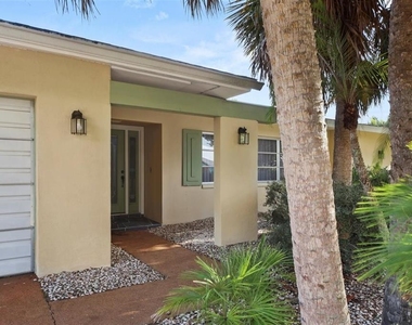500 Green Dolphin Drive S - Photo Thumbnail 7