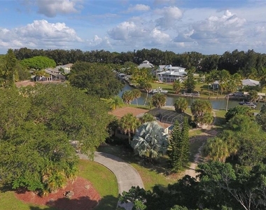 500 Green Dolphin Drive S - Photo Thumbnail 5