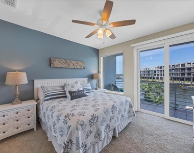 8272 Harborside Circle - Photo Thumbnail 7