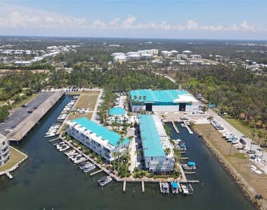 8272 Harborside Circle - Photo Thumbnail 22