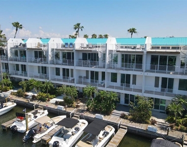 8272 Harborside Circle - Photo Thumbnail 27