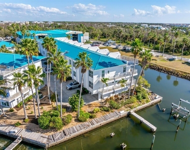 8272 Harborside Circle - Photo Thumbnail 31
