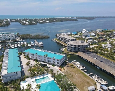 8272 Harborside Circle - Photo Thumbnail 2