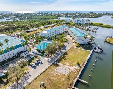 8272 Harborside Circle - Photo Thumbnail 34