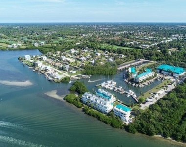 8272 Harborside Circle - Photo Thumbnail 40