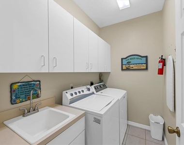 8272 Harborside Circle - Photo Thumbnail 15