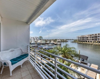 8272 Harborside Circle - Photo Thumbnail 11
