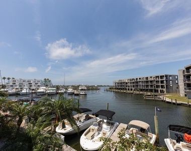 8272 Harborside Circle - Photo Thumbnail 12
