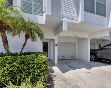 8272 Harborside Circle - Photo Thumbnail 4