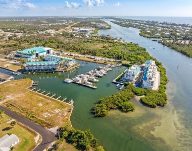 8272 Harborside Circle - Photo Thumbnail 37