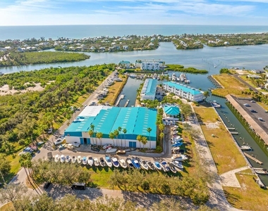 8272 Harborside Circle - Photo Thumbnail 35