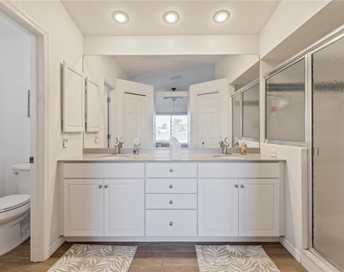 6460 Blueberry Drive - Photo Thumbnail 23
