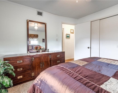 37 Oakland Hills Place - Photo Thumbnail 25