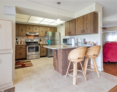 37 Oakland Hills Place - Photo Thumbnail 12