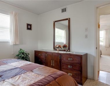 37 Oakland Hills Place - Photo Thumbnail 23