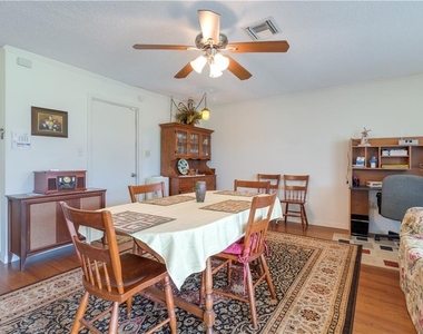 37 Oakland Hills Place - Photo Thumbnail 13