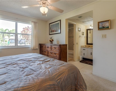 37 Oakland Hills Place - Photo Thumbnail 17