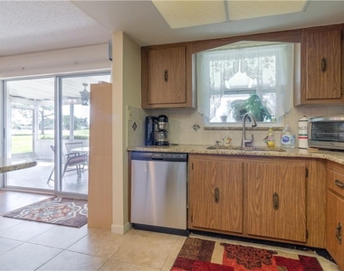 37 Oakland Hills Place - Photo Thumbnail 11