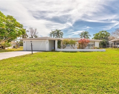 37 Oakland Hills Place - Photo Thumbnail 2