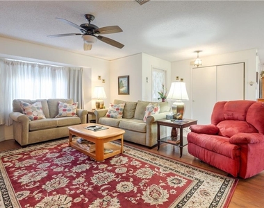 37 Oakland Hills Place - Photo Thumbnail 7