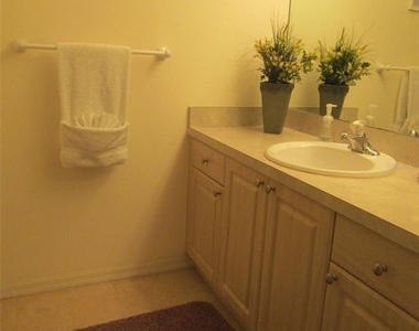 1275 Saxony Circle - Photo Thumbnail 9