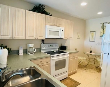 1275 Saxony Circle - Photo Thumbnail 5