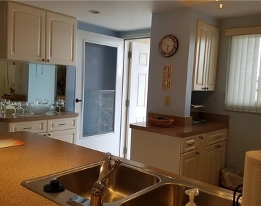 25275 Rampart Boulevard - Photo Thumbnail 5