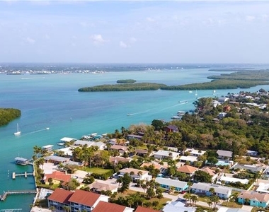 1760 Gulf Boulevard - Photo Thumbnail 6