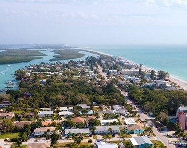 1760 Gulf Boulevard - Photo Thumbnail 7