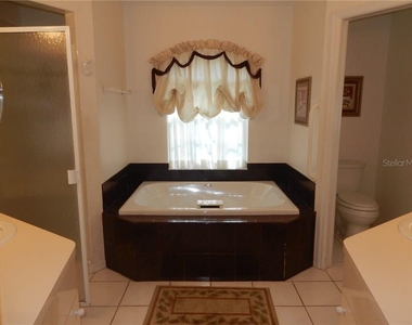 589 Rotonda Circle - Photo Thumbnail 13