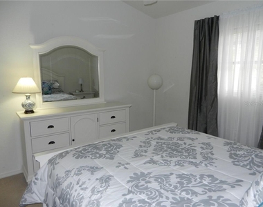 589 Rotonda Circle - Photo Thumbnail 17