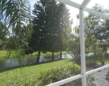 589 Rotonda Circle - Photo Thumbnail 22