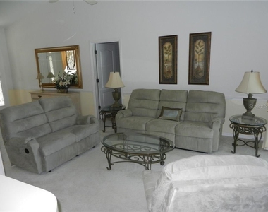 589 Rotonda Circle - Photo Thumbnail 3