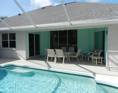 589 Rotonda Circle - Photo Thumbnail 20