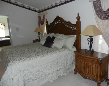 589 Rotonda Circle - Photo Thumbnail 11