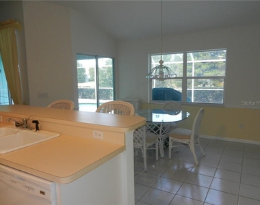 589 Rotonda Circle - Photo Thumbnail 6