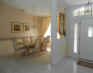589 Rotonda Circle - Photo Thumbnail 4