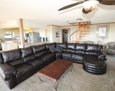9498 Alborado Road - Photo Thumbnail 3