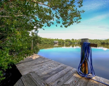 181 N Gulf Boulevard - Photo Thumbnail 7