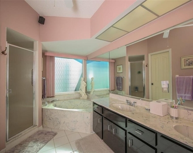 22 Mariner Lane - Photo Thumbnail 13