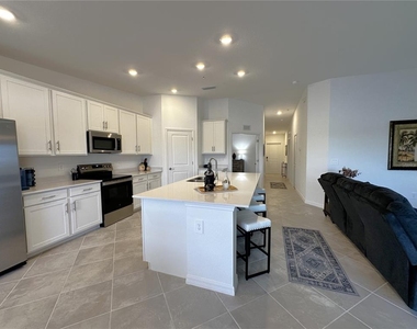 14241 Heritage Landing Boulevard - Photo Thumbnail 6