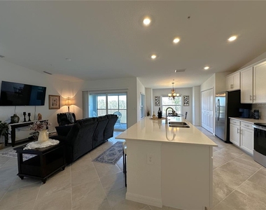 14241 Heritage Landing Boulevard - Photo Thumbnail 8