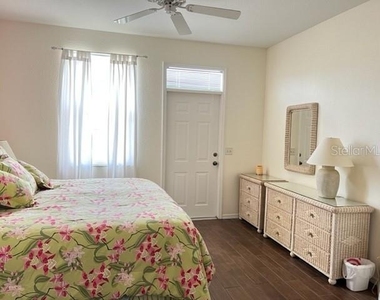 3181 Matecumbe Key Road - Photo Thumbnail 15