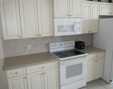 23404 Peachland Boulevard - Photo Thumbnail 7