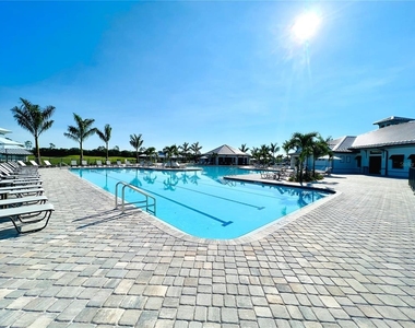 14041 Heritage Landing Boulevard - Photo Thumbnail 33