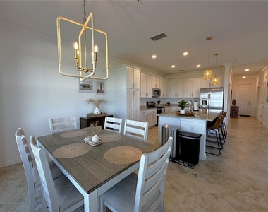 14041 Heritage Landing Boulevard - Photo Thumbnail 7