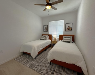 14041 Heritage Landing Boulevard - Photo Thumbnail 17