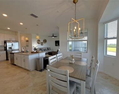 14041 Heritage Landing Boulevard - Photo Thumbnail 6