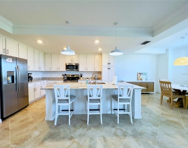 14051 Heritage Landing Boulevard - Photo Thumbnail 7